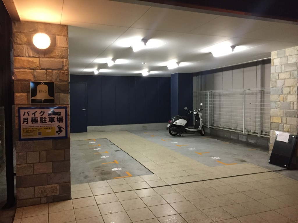 月極駐車場 みおつくし東なんばの写真1