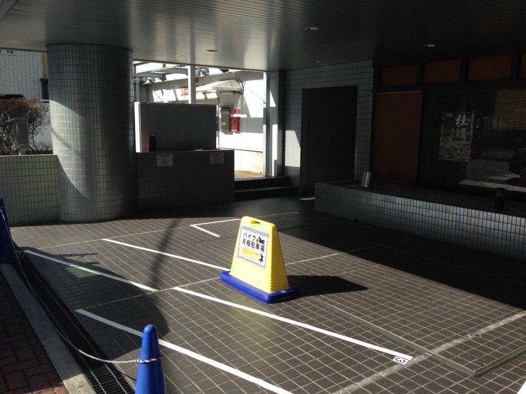 月極駐車場 高輪泉岳寺駅前ビルの写真1