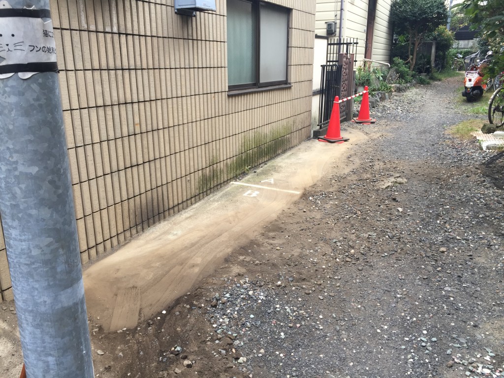 月極駐車場 杉山マンションの写真1